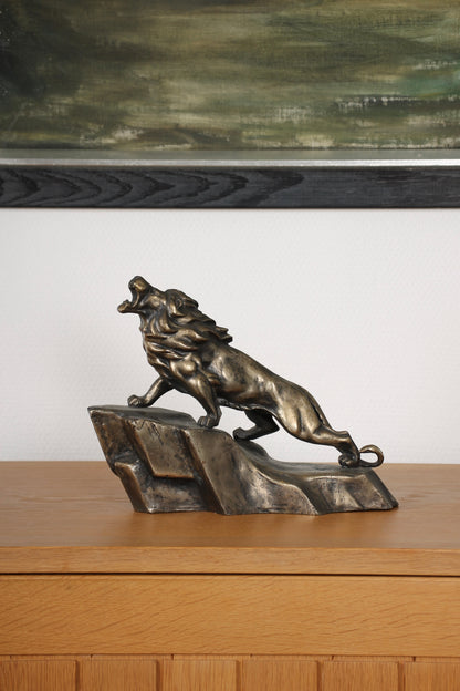 Vintage Japanese Bronze Lion Sculpture by Tsuda Shinobu
