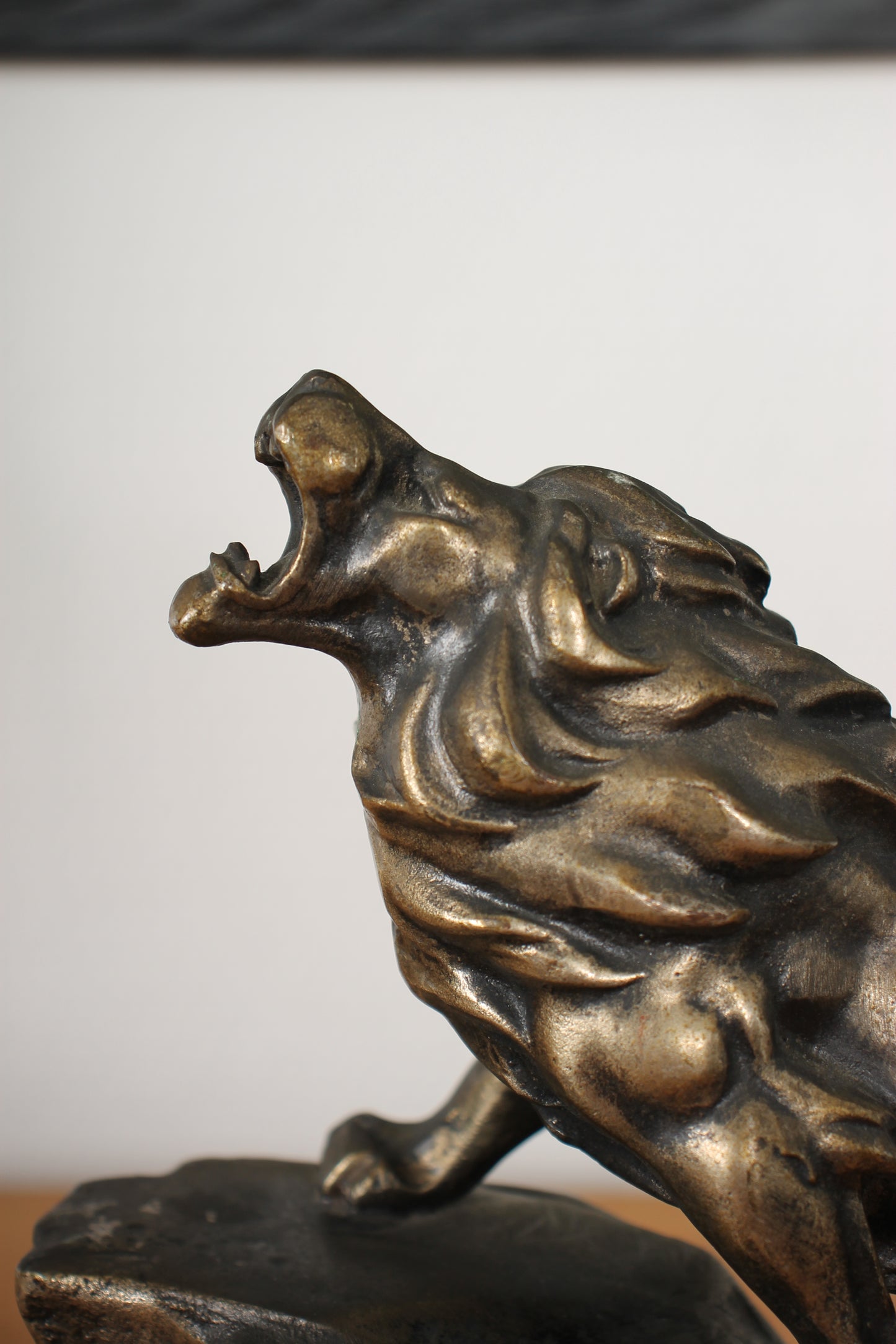 Vintage Japanese Bronze Lion Sculpture by Tsuda Shinobu
