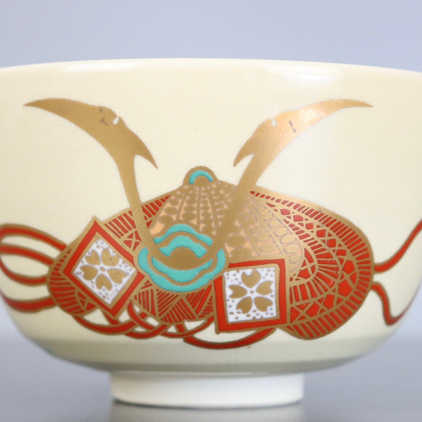 Light Beige Chawan with Kabuto Helmet